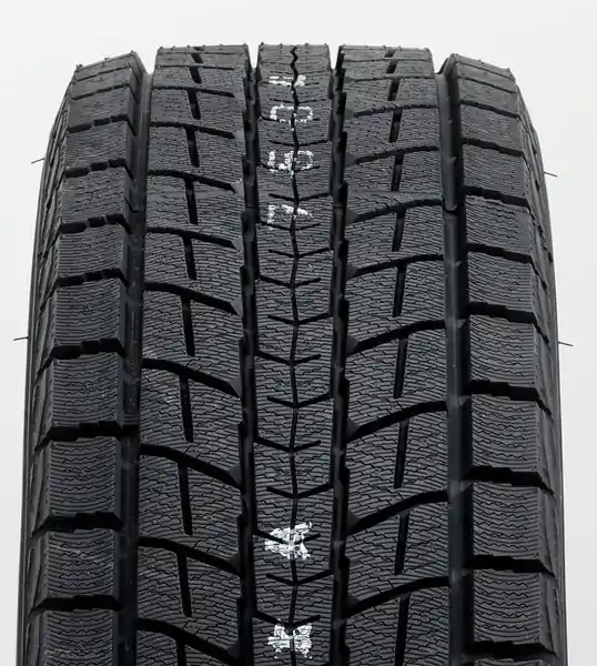 Dunlop Winter Maxx SJ8 235/70R16 106R Winter Tire Livraison Gratuite