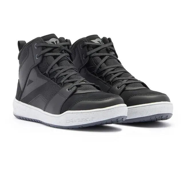 Prix Promo DAINESE Baskets SUBURB D-WP - 44